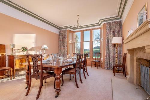 Easter Kincaple Farmhouse, Sleeps 16, St Andrews