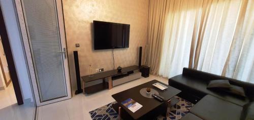 Signature Holiday Homes - Luxury 1 BHK in Resortz 117 by Danube - image 12