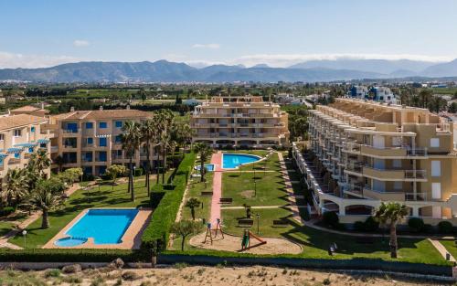  Beautiful 2-Bed first beach line apartment for 6 in Denia