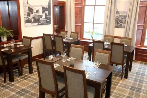 The Royal Hotel - image 12