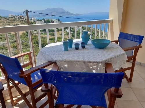  Plaka Sea View Apartment, Unterkunft in Almyrida