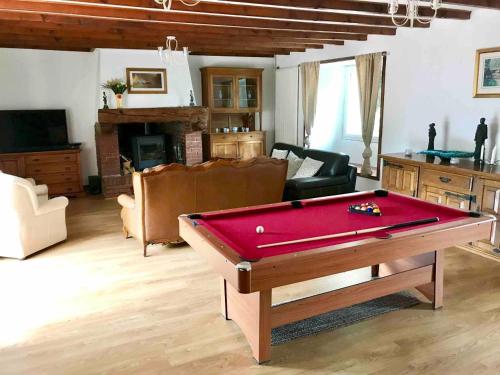 6Bed-Sleeps12-GroupRetreat-YogaStudio-PetFriendly in Le Lorey