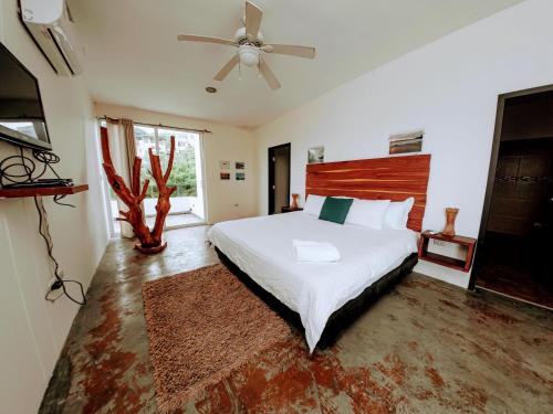 ME Hotel & Villas - Montanita Estates