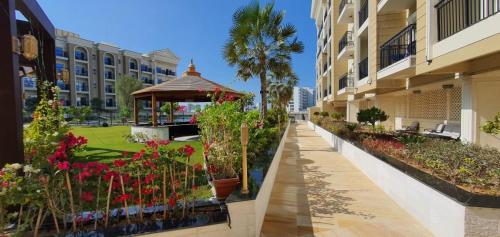 Signature Holiday Homes - Luxury 1 BHK in Resortz 117 by Danube - image 6