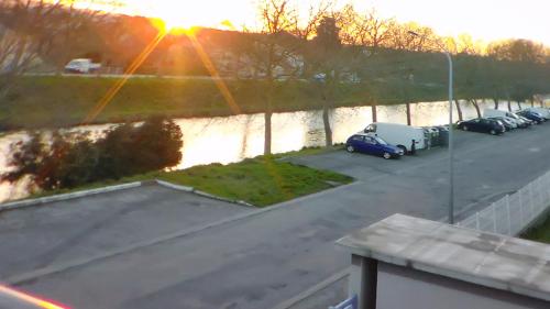 Apartment with 2 bedrooms in Carcassonne with furnished terrace 55 km from the beach - image 11