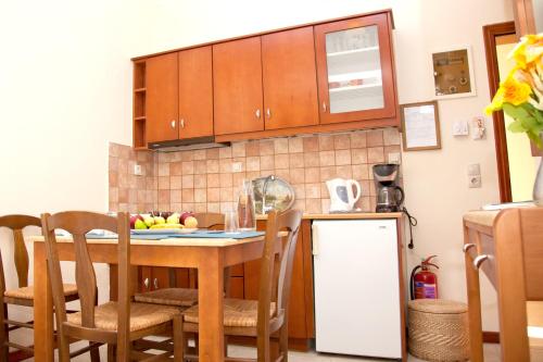  One bedroom appartement with enclosed garden and wifi at Agios Andreas in Agios Andreas