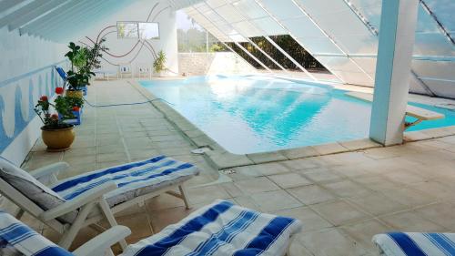 Villa de 4 chambres avec piscine privee jardin clos et wifi a Crastes