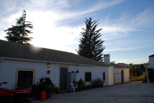 2 bedrooms house with shared pool furnished garden and wifi at Alenquer, Unterkunft in Alenquer