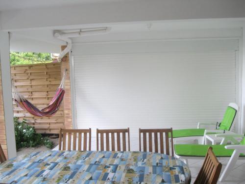 Maison avec vue sur la mer, Le Robert + Jardin et Terrasse in Diamant