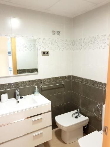 Apartment with 3 bedrooms in Los Alcazares with furnished terrace - image 12