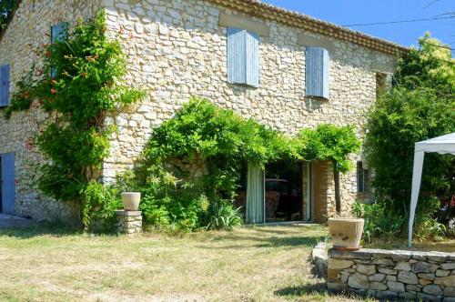 House with 6 bedrooms in Vaison la Romaine with wonderful mountain view private pool and enclosed garden 45 km from the slopes - image 8