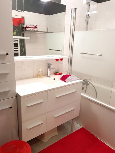 House with 2 bedrooms in Vonnas with wonderful city view furnished terrace and WiFi - image 2