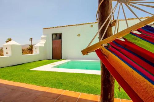 2 bedrooms villa with private pool furnished terrace and wifi at Antigua