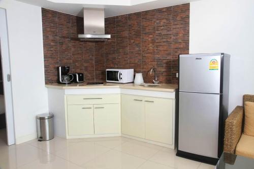 2 bedrooms appartement with sea view shared pool and furnished balcony at Phuket 2 km away from the beach photo 2