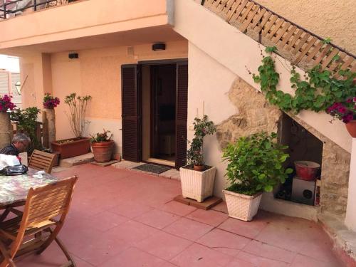  One bedroom appartement with furnished terrace and wifi at Talamone 4 km away from the beach in Talamone
