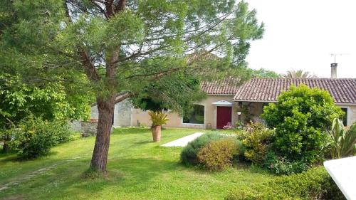 Appartement de 2 chambres avec piscine partagee jardin clos et wifi a Castera Lectourois