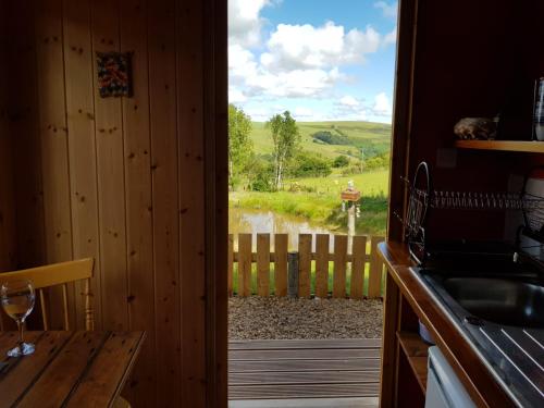 Skats, A peaceful hilltop getaway in the Shropshire Hills in Bettws-y-crwyn
