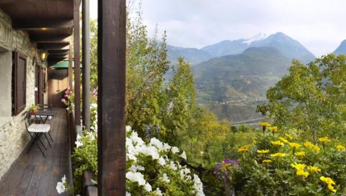 Chalet with 2 bedrooms in Gratillon with wonderful mountain view enclosed garden and WiFi 15 km from the slopes - image 5