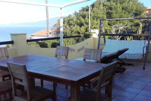 3 bedrooms villa at Magomadas 10 m away from the beach with sea view terrace and wifi