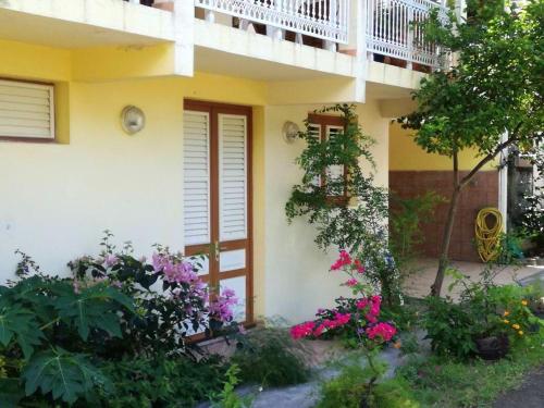 Maison de 2 chambres avec vue sur la mer terrasse amenagee et wifi a Les Anses d'Arlet - Location saisonnière - Les Anses-d'Arlet