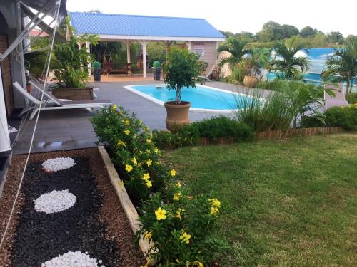 Appartement d'une chambre avec piscine partagee terrasse amenagee et wifi a Saint Francois a 3 km de la plage - Location saisonnière - Saint François