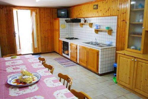  4 bedrooms appartement with shared pool furnished terrace and wifi at Castrignano del Capo 4 km away from the beach in Castrignano del Capo