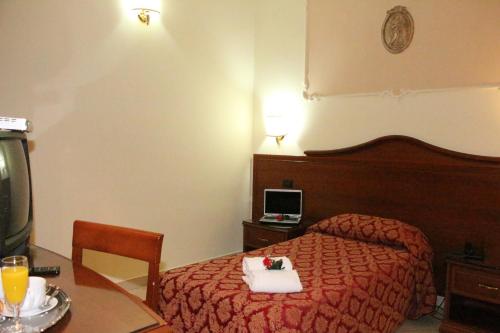 Hotel Mirage - image 6