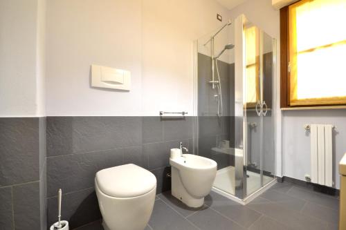 Apartment with one bedroom in Vercelli with furnished balcony and WiFi - image 6