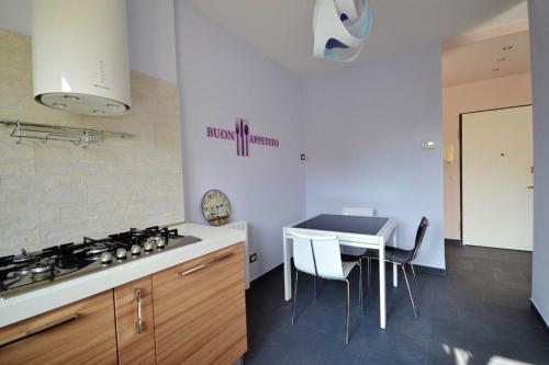 Apartment with one bedroom in Vercelli with furnished balcony and WiFi - image 12