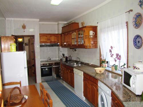  2 bedrooms appartement with furnished balcony and wifi at Fao in Fão