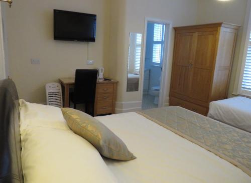 Marple Cottage Guest House - image 7