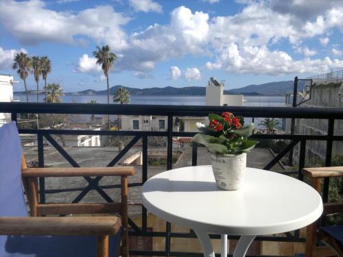  Studios Nikos, Unterkunft in Methana