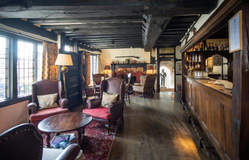 Pub/Lounge, Spread Eagle Hotel And Spa in Chichester