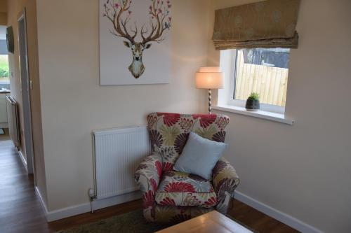 Immaculate Inviting light and airy 2-Bed Cottage