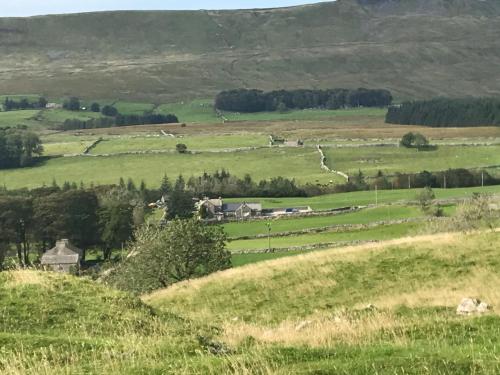 6-Bed House in Yorkshire Dales National Park - image 2