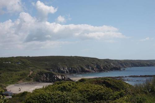 Cornish Cosy Shepherds Hut - image 6