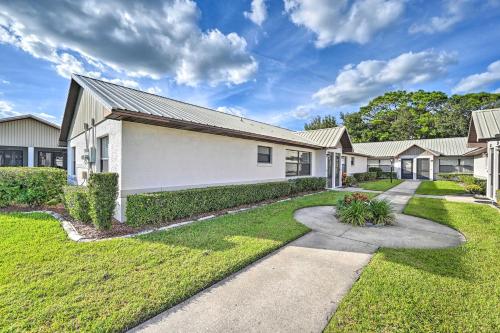 Condo with Screened-in Porch, 1 Mi to Sebring Golf!