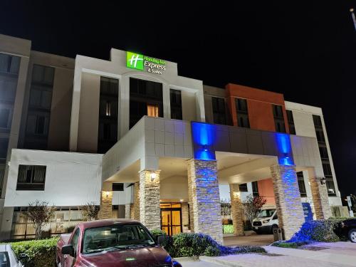 Holiday Inn Express Hotel & Suites Dallas Fort Worth Airport South, an IHG Hotel