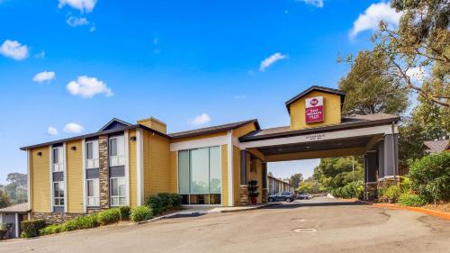 Best Western Plus Heritage Inn