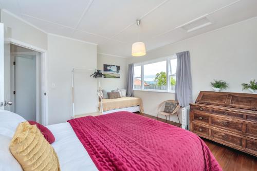 Sunny & Cozy Home near Western Springs, Auckland (photo 9)