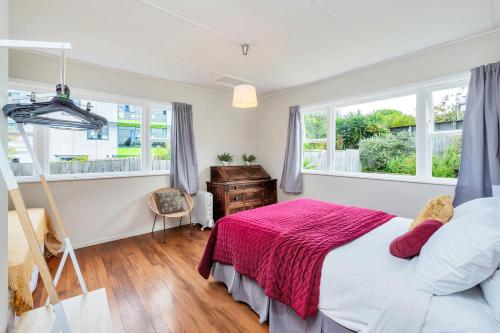 Sunny & Cozy Home near Western Springs, Auckland (photo 10)