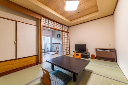 Japanese Style Room with 7.5 Tatami - Pet-Friendly