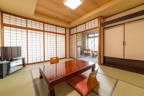 Yubatakeside Japanese Style Room with 10 Tatami - Pet-Friendly