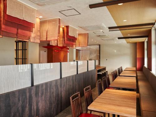 Restaurant, Henn na Hotel Komatsuekimae in Kaga