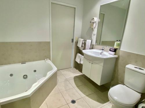 Alpine Lake Motor Lodge Room Type - Junior Suite