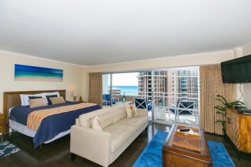 Spacious Condo with Private Lanai in the Ilikai Tower - image 9