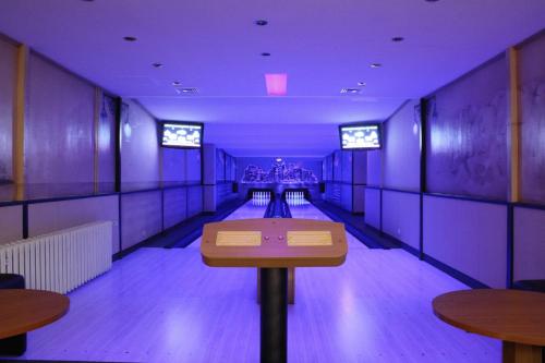Bowling alley, Hotel Reifenstein in Kleinbartloff