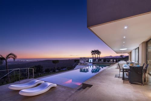 Eden Roc, Pòrtol