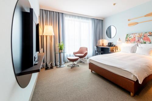room detail thumbnail 1