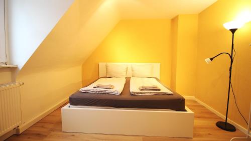 ✦Top-Floor Hideaway✦ Main, Fortress and Bridge